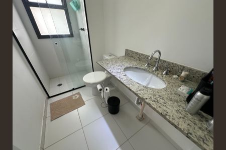 Apartamento à venda com 120m², 3 quartos e 2 vagas Apartamento à venda com 120m², 3 quartos e 2 vagasBanheiro da Suíte 1