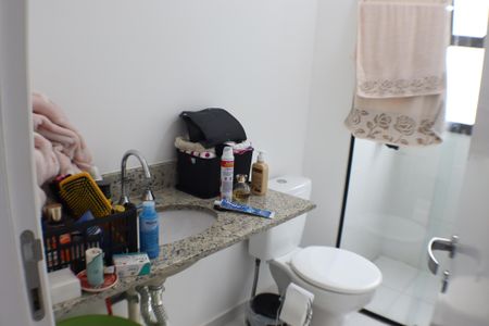 Apartamento à venda com 120m², 3 quartos e 2 vagas Apartamento à venda com 120m², 3 quartos e 2 vagasBanheiro da Suíte 2