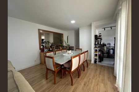 Apartamento à venda com 120m², 3 quartos e 2 vagas Apartamento à venda com 120m², 3 quartos e 2 vagasSala