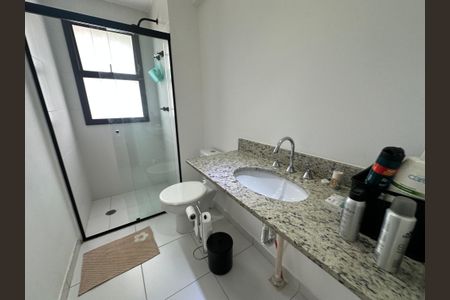 Apartamento à venda com 120m², 3 quartos e 2 vagas Apartamento à venda com 120m², 3 quartos e 2 vagasBanheiro da Suíte 1