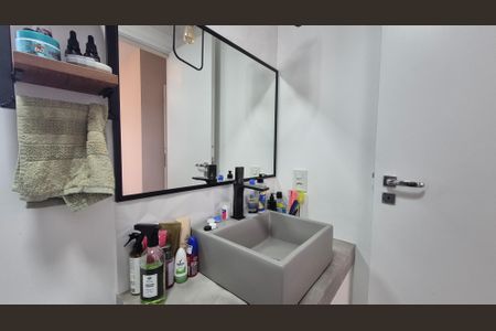 Apartamento à venda com 57m², 2 quartos e 1 vaga Apartamento à venda com 57m², 2 quartos e 1 vagaBanheiro da suíte