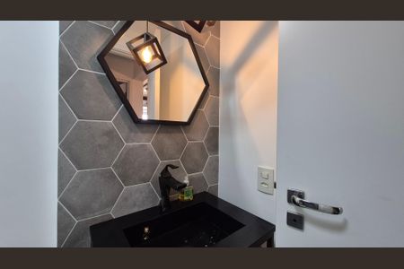 Apartamento à venda com 57m², 2 quartos e 1 vaga Apartamento à venda com 57m², 2 quartos e 1 vagaBanheiro Social