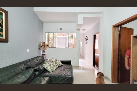Casa à venda com 150m², 4 quartos e 1 vaga Casa à venda com 150m², 4 quartos e 1 vagaSala