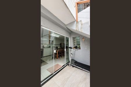 Casa à venda com 150m², 4 quartos e 1 vaga Casa à venda com 150m², 4 quartos e 1 vagaQuintal