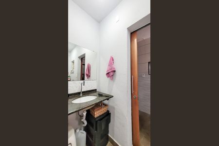 Casa à venda com 150m², 4 quartos e 1 vaga Casa à venda com 150m², 4 quartos e 1 vagaBanheiro Social