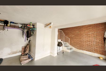 Casa à venda com 150m², 4 quartos e 1 vaga Casa à venda com 150m², 4 quartos e 1 vagaGaragem