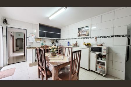 Casa à venda com 150m², 4 quartos e 1 vaga Casa à venda com 150m², 4 quartos e 1 vagaCozinha