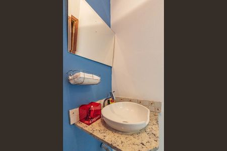 Casa à venda com 100m², 3 quartos e 1 vagaBanheiro da Edícula