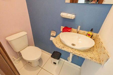 Casa à venda com 100m², 3 quartos e 1 vagaBanheiro da Edícula