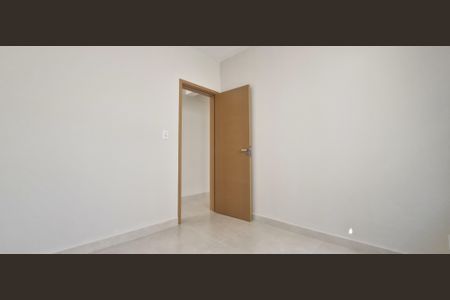 Casa à venda com 180m², 3 quartos e 2 vagas Casa à venda com 180m², 3 quartos e 2 vagasQuarto 1