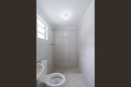 Banheiro Social de casa para alugar com 1 quarto, 26m² em Campo Limpo, São Paulo