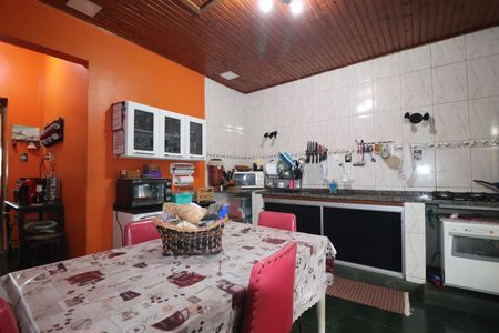 Casa à venda com 800m², 3 quartos e 8 vagasCozinha