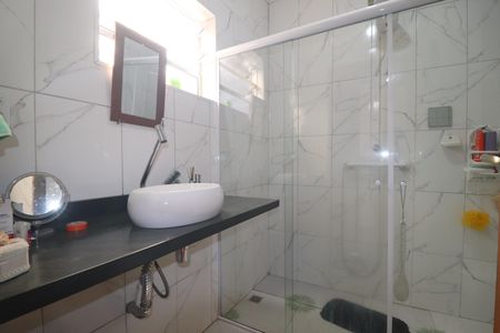 Casa à venda com 800m², 3 quartos e 8 vagasBanheiro 2