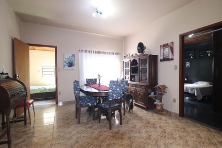 Casa à venda com 800m², 3 quartos e 8 vagasSala