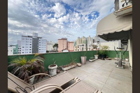 Apartamento à venda com 150m², 3 quartos e 3 vagas Apartamento à venda com 150m², 3 quartos e 3 vagasVista