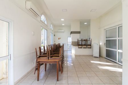 Apartamento à venda com 48m², 2 quartos e 1 vaga Apartamento à venda com 48m², 2 quartos e 1 vagaÁrea comum - Salão de festas