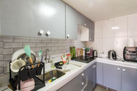 Apartamento à venda com 48m², 2 quartos e 1 vaga Apartamento à venda com 48m², 2 quartos e 1 vagaCozinha e Área de Serviço