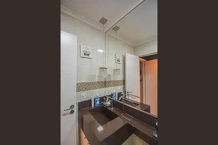 Apartamento à venda com 81m², 2 quartos e 2 vagasBanheiro da Suíte