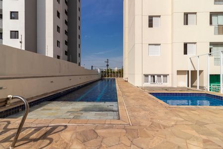 Apartamento à venda com 85m², 3 quartos e 2 vagas Apartamento à venda com 85m², 3 quartos e 2 vagasÁrea comum - Piscina