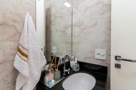 Apartamento à venda com 85m², 3 quartos e 2 vagas Apartamento à venda com 85m², 3 quartos e 2 vagasBanheiro da Suíte