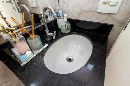 Apartamento à venda com 85m², 3 quartos e 2 vagas Apartamento à venda com 85m², 3 quartos e 2 vagasBanheiro da Suíte