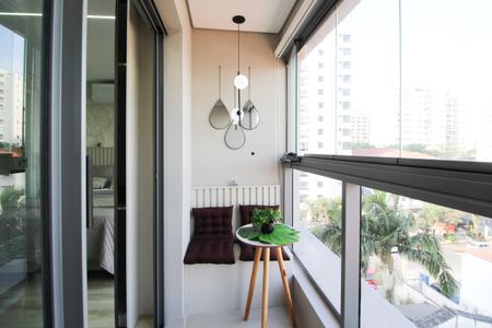 Varanda de kitnet/studio para alugar com 1 quarto, 21m² em Indianópolis, São Paulo
