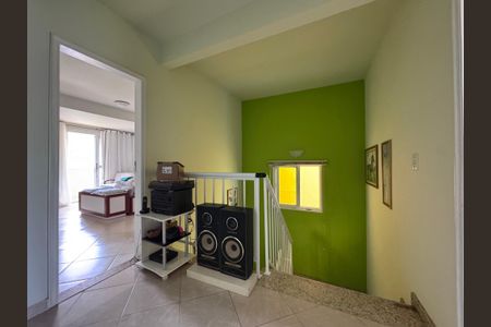 Casa de condomínio à venda com 150m², 3 quartos e 1 vaga Casa de condomínio à venda com 150m², 3 quartos e 1 vagaCorredor