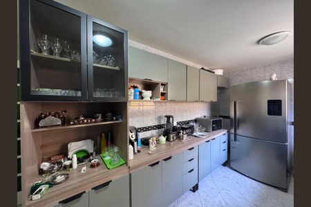 Casa de condomínio à venda com 150m², 3 quartos e 1 vaga Casa de condomínio à venda com 150m², 3 quartos e 1 vagaCozinha e Área de Serviço