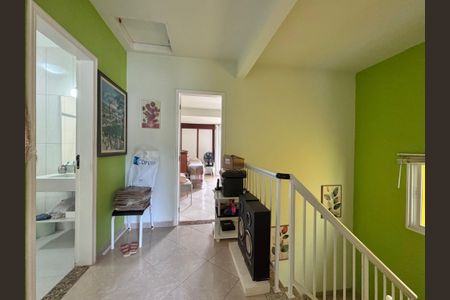Casa de condomínio à venda com 150m², 3 quartos e 1 vaga Casa de condomínio à venda com 150m², 3 quartos e 1 vagaCorredor