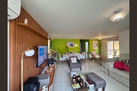 Casa de condomínio à venda com 150m², 3 quartos e 1 vagaSala