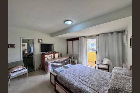 Casa de condomínio à venda com 150m², 3 quartos e 1 vaga Casa de condomínio à venda com 150m², 3 quartos e 1 vagaSuíte