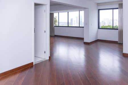 Sala de apartamento para alugar com 5 quartos, 215m² em Brotas, Salvador