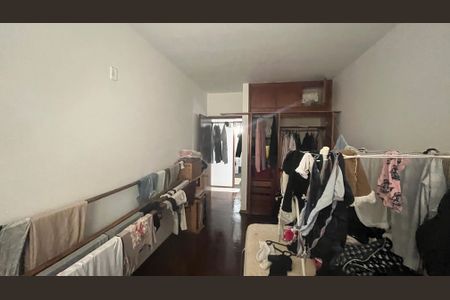 Casa para alugar com 1000m², 3 quartos e 3 vagas Casa para alugar com 1000m², 3 quartos e 3 vagasQuarto 1