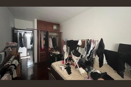 Casa para alugar com 1000m², 3 quartos e 3 vagas Casa para alugar com 1000m², 3 quartos e 3 vagasQuarto 1