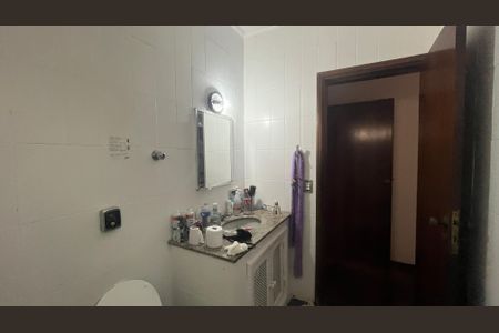 Casa para alugar com 1000m², 3 quartos e 3 vagas Casa para alugar com 1000m², 3 quartos e 3 vagasBanheiro