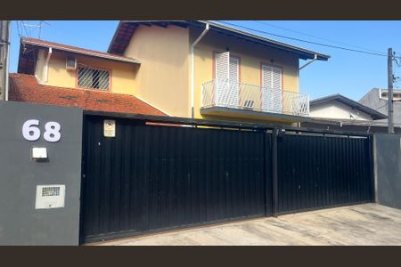 Casa para alugar com 1000m², 3 quartos e 3 vagas Casa para alugar com 1000m², 3 quartos e 3 vagasFachada