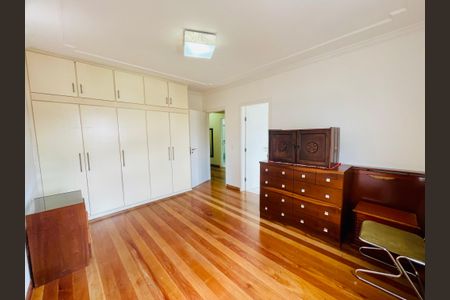 Apartamento à venda com 144m², 3 quartos e 1 vaga Apartamento à venda com 144m², 3 quartos e 1 vagaSuíte 2