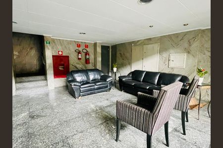 Apartamento à venda com 144m², 3 quartos e 1 vaga Apartamento à venda com 144m², 3 quartos e 1 vagaHall social
