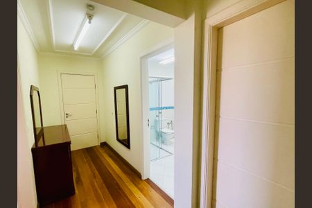 Apartamento à venda com 144m², 3 quartos e 1 vaga Apartamento à venda com 144m², 3 quartos e 1 vagaCorredor interno