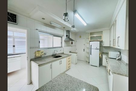 Apartamento à venda com 144m², 3 quartos e 1 vaga Apartamento à venda com 144m², 3 quartos e 1 vagaCozinha