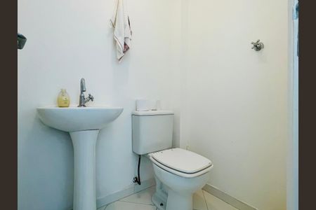 Apartamento à venda com 144m², 3 quartos e 1 vaga Apartamento à venda com 144m², 3 quartos e 1 vagaBanheiro de Serviço