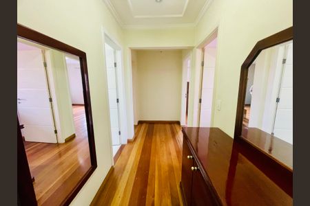 Apartamento à venda com 144m², 3 quartos e 1 vaga Apartamento à venda com 144m², 3 quartos e 1 vagaCorredor interno
