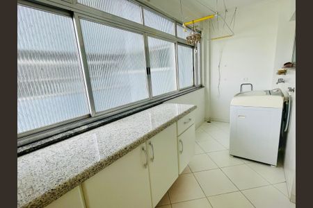 Apartamento à venda com 144m², 3 quartos e 1 vaga Apartamento à venda com 144m², 3 quartos e 1 vagaÁrea de Serviço