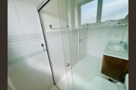 Apartamento à venda com 144m², 3 quartos e 1 vaga Apartamento à venda com 144m², 3 quartos e 1 vagaBanheiro da Suíte 2