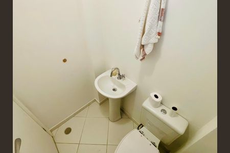 Apartamento à venda com 144m², 3 quartos e 1 vaga Apartamento à venda com 144m², 3 quartos e 1 vagaBanheiro de Serviço