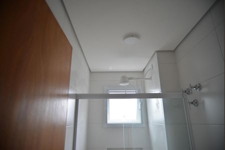 Banheiro Social de kitnet/studio para alugar com 1 quarto, 17m² em Vila Sao Pedro, Santo André