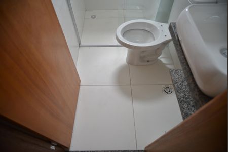 Banheiro Social de kitnet/studio para alugar com 1 quarto, 17m² em Vila Sao Pedro, Santo André