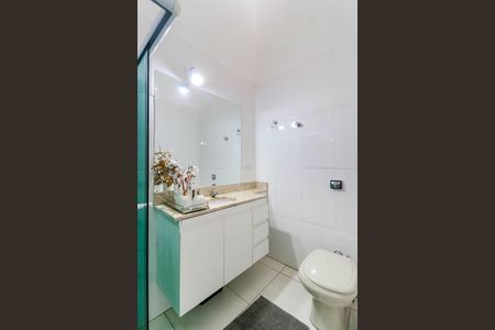 Casa à venda com 83m², 2 quartos e 1 vaga Casa à venda com 83m², 2 quartos e 1 vagaBanheiro