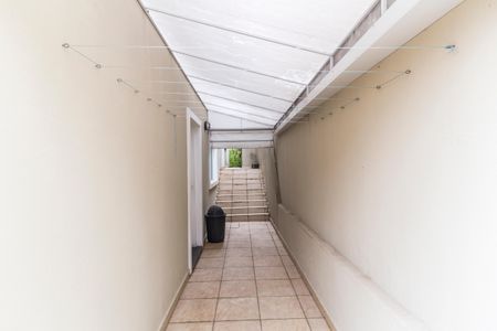 Casa de condomínio à venda com 300m², 4 quartos e 4 vagas Casa de condomínio à venda com 300m², 4 quartos e 4 vagasCorredor