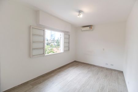 Casa de condomínio à venda com 300m², 4 quartos e 4 vagas Casa de condomínio à venda com 300m², 4 quartos e 4 vagasSuíte 1